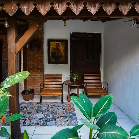 Griya Gribig Guest House Mitra Reddoorz-2